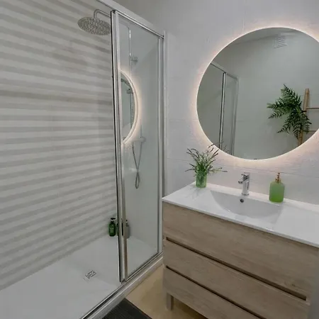 Homes Elegant 2 Bedroom With Terrace In Old Town 300 M Away From The Ocean * אלבופיירה